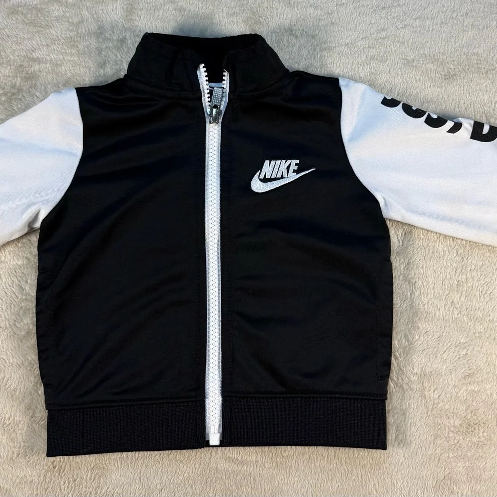 Kids 9M Nike Black and‎ White Track Jacket